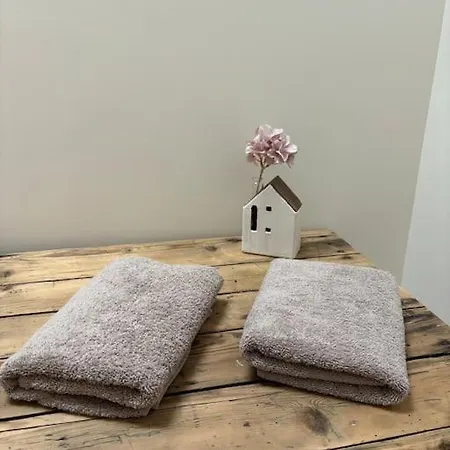 بيت للعطل La Famille 4 Etoiles Domaine Grange Lecomte *