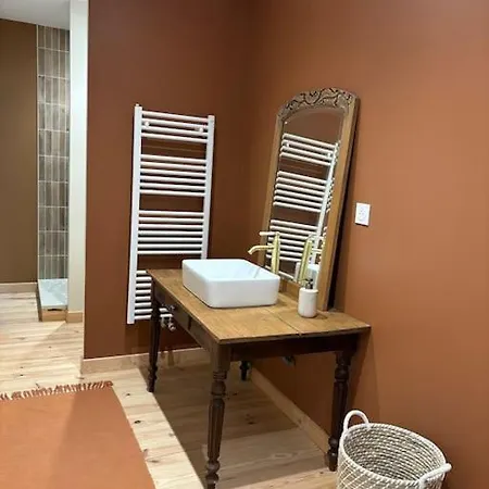 بيت للعطل La Famille 4 Etoiles Domaine Grange Lecomte Tournes